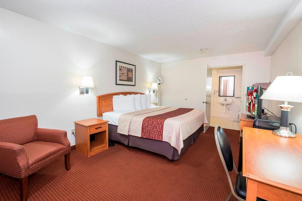 Red Roof Inn Columbus Northeast Westerville Eksteriør billede